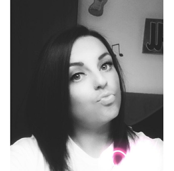 Profile Picture of Tracey Andersen (@tracey_2003) on Poshmark