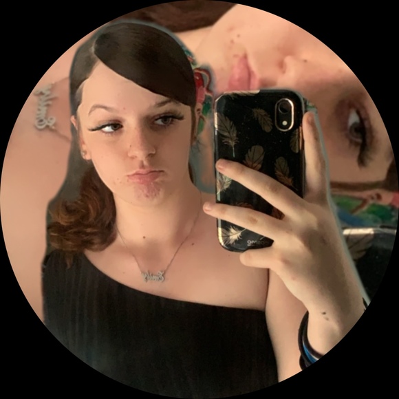 Profile Picture of Emily Ortman (@3mily_anonymous) on Poshmark