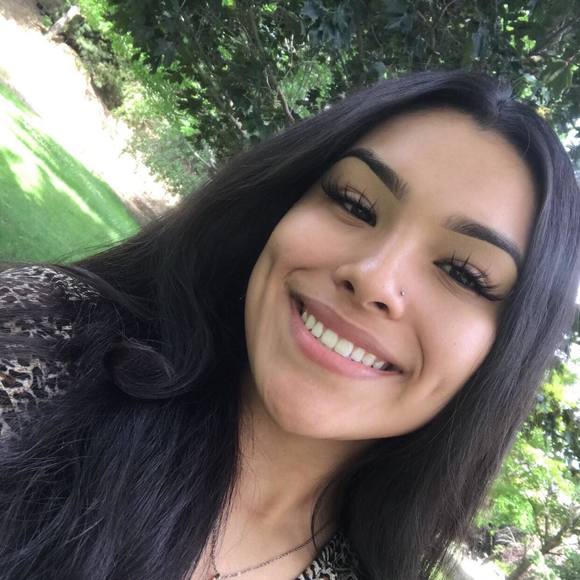 Profile Picture of Azucena Jimenez (@azucenaj) on Poshmark