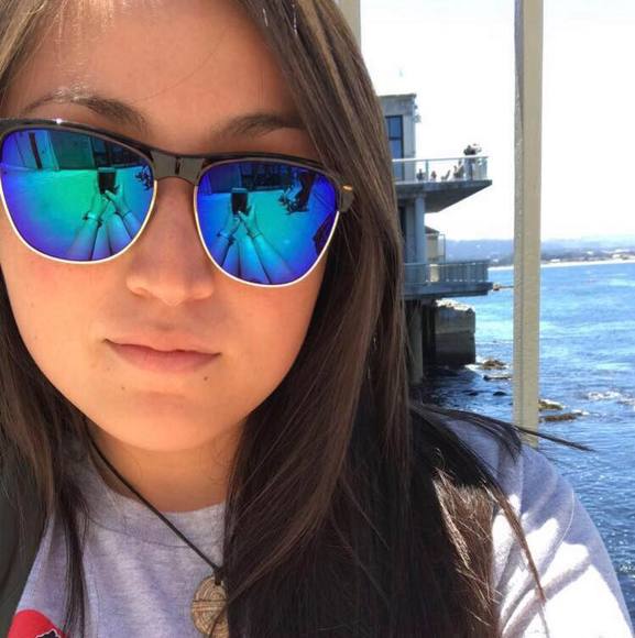 Profile Picture of Dariana Roybal (@dariana_roybal) on Poshmark