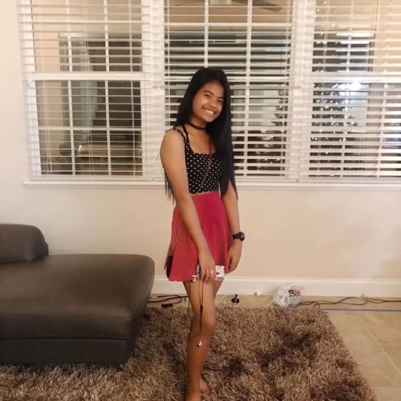 Profile Picture of Isabel Faustino (@queen_isabel28) on Poshmark
