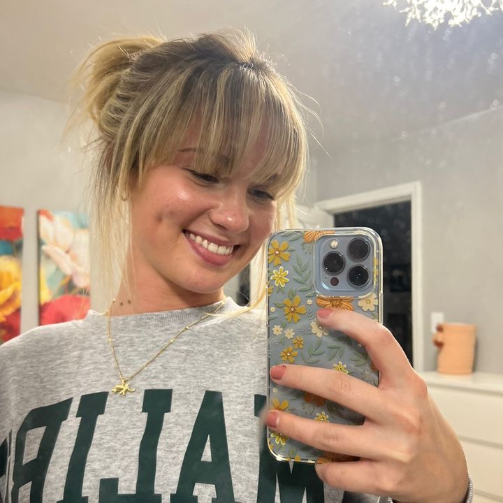 Profile Picture of julia lawson (@@jlaw9) on Tiktok