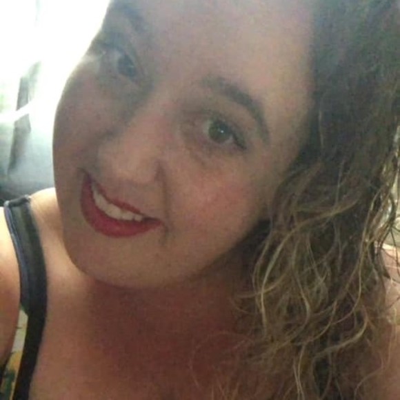 Profile Picture of Nikki Cooley (@n_cooley831) on Poshmark