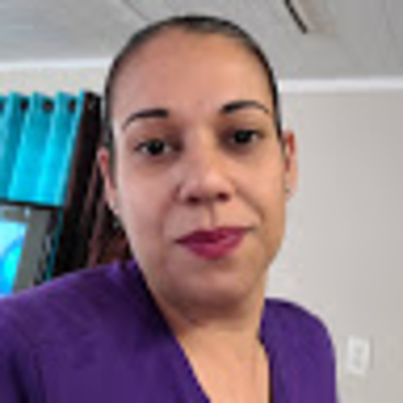 Profile Picture of Maryliz Lizardi (@lizardimaryliz) on Poshmark