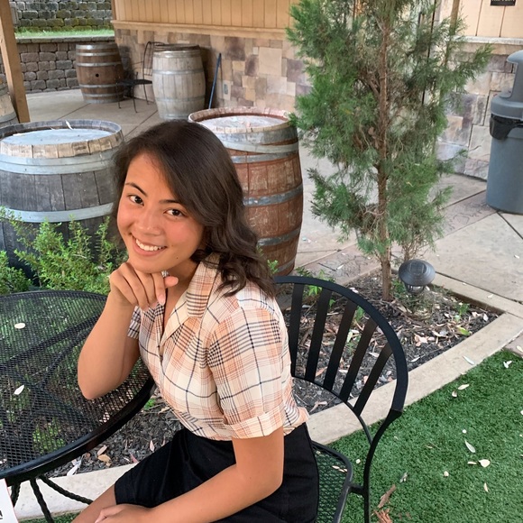 Profile Picture of Tehya Yi (@tehya777) on Poshmark