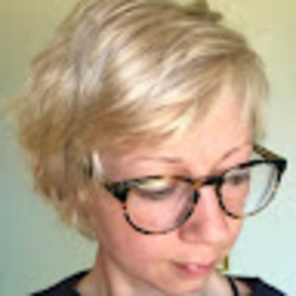 Profile Picture of Mariah Macgregor (@mariahmacgre695) on Poshmark