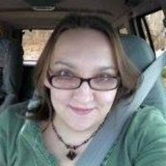 Profile Picture of April Schroeder (@sylith) on Poshmark