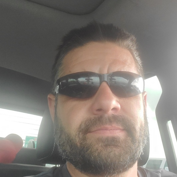Profile Picture of Steve Finley (@steveo311) on Poshmark