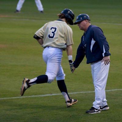 Profile Picture of Zach Barron (@zach3b) on Twitter