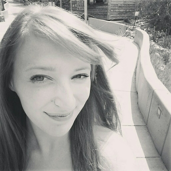 Profile Picture of Miranda Rutkowski (@randa2015) on Poshmark