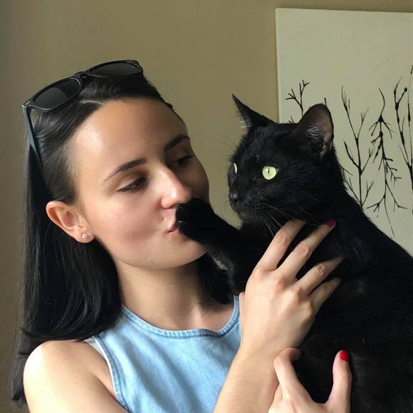 Profile Picture of Christina Boren (@cruthboren) on Poshmark