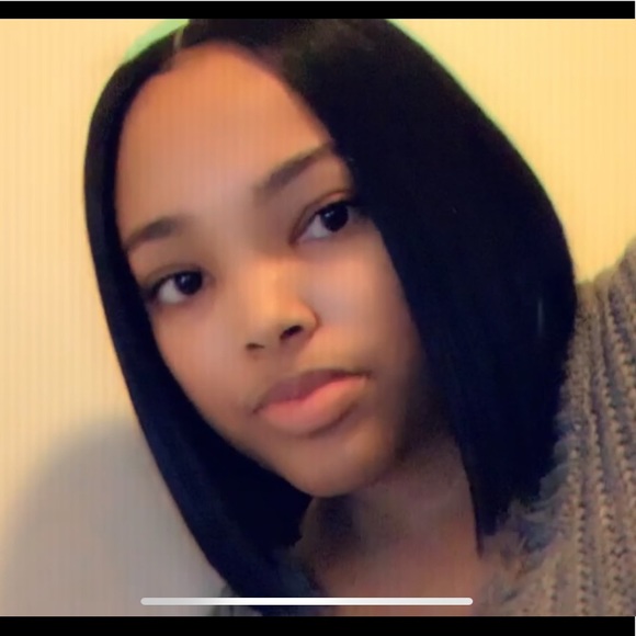 Profile Picture of Jamesha Moore (@xmeshaaa129) on Poshmark