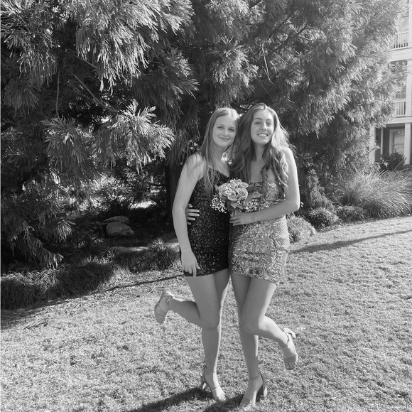 Profile Picture of Katie Perrins (@perrkatie4) on Poshmark