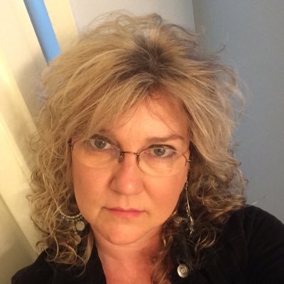 Profile Picture of Crystal (@casteel1) on Twitter