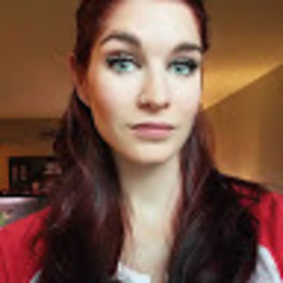 Profile Picture of Monique Beckim (@mbeckim7245) on Poshmark