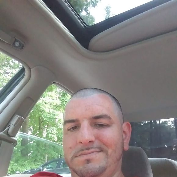 Profile Picture of Derek Hammerle (@derekhammerle) on Poshmark