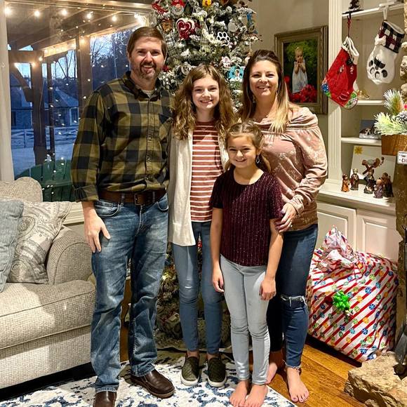 Profile Picture of Sharlie Weisberger (@eilrash) on Poshmark