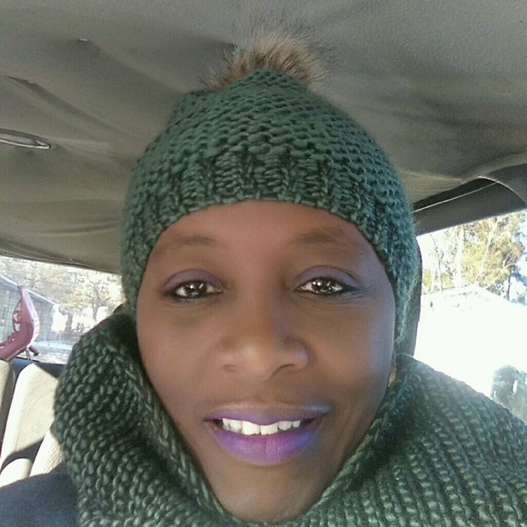 Profile Picture of Joyce Bennett (@joycebennetta) on Poshmark