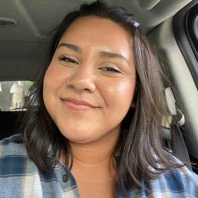 Profile Picture of Ruby Gonzalez (@Rubyandpearls) on Twitter