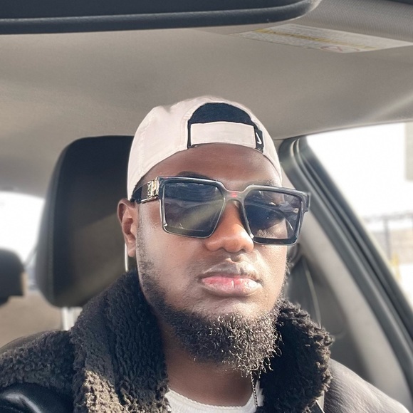 Profile Picture of Cheikhouna Gueye (@gcheikhouna99) on Poshmark