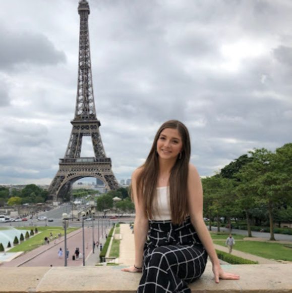 Profile Picture of Olivia Bartkowski (@obartkowski) on Poshmark