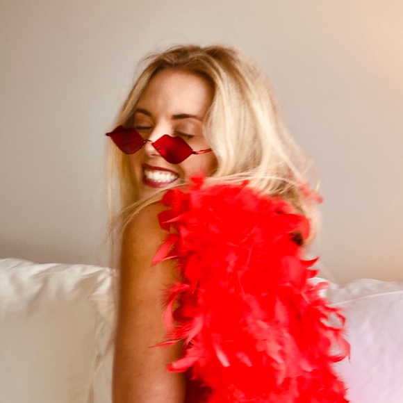 Profile Picture of Taylor Arneson (@taylor_arneson) on Poshmark