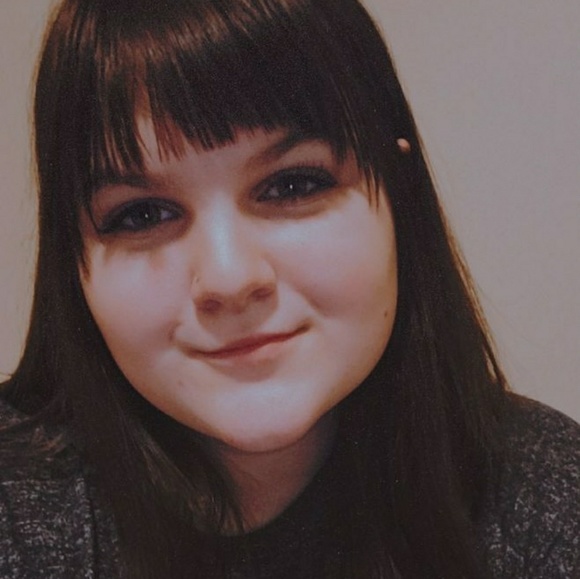 Profile Picture of Rebecca Chittester (@blanche382) on Poshmark