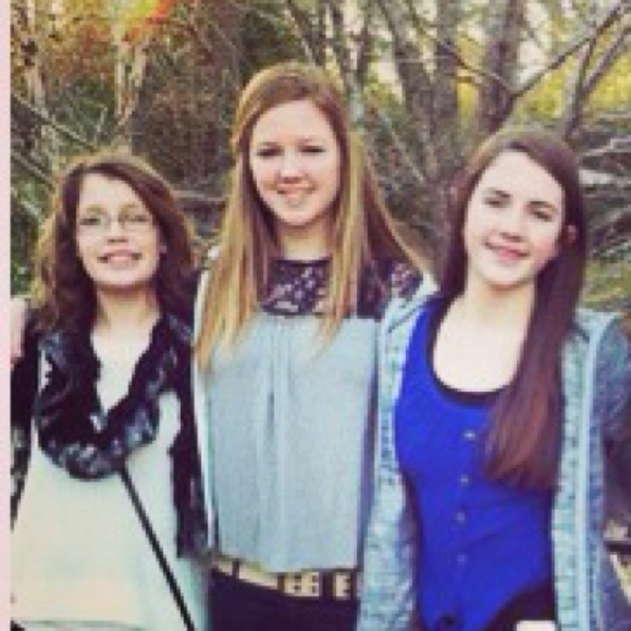 Profile Picture of Ashlynn Easom (@ashlynneasom) on Poshmark