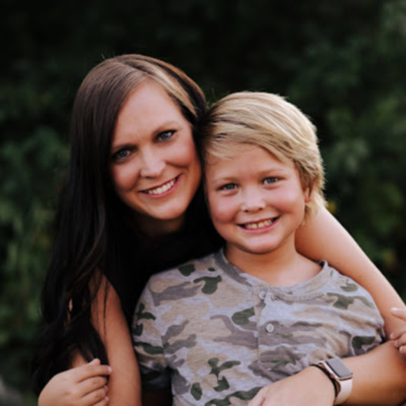 Profile Picture of Brianna Farmer (@bfarmer2430) on Poshmark