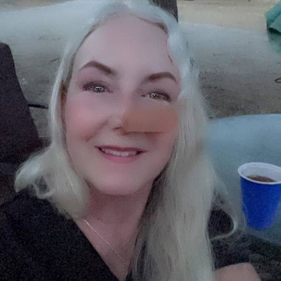 Profile Picture of Selise Gaidos (@selisegaidos) on Poshmark