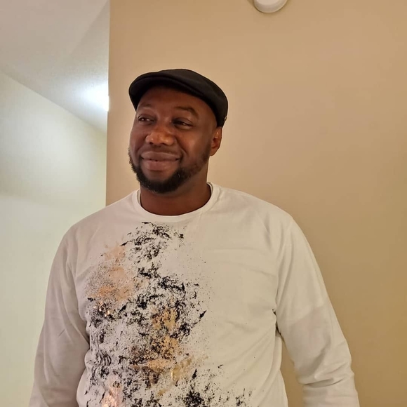 Profile Picture of Rotimi Akinade (@rotimiakinade) on Poshmark
