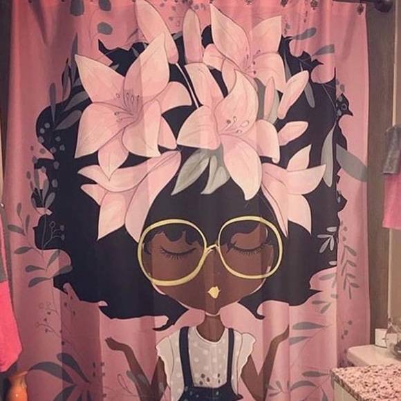 Profile Picture of Danielle Lockett (@dlockett45) on Poshmark