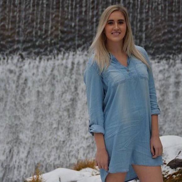 Profile Picture of Ashlynn Higbee (@ashlynnjayne95) on Poshmark