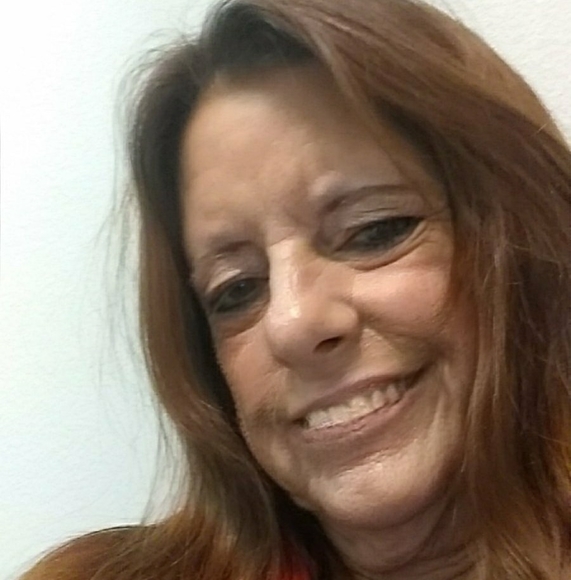 Profile Picture of Lisa Digiovanni (@ldigiovanni87) on Poshmark