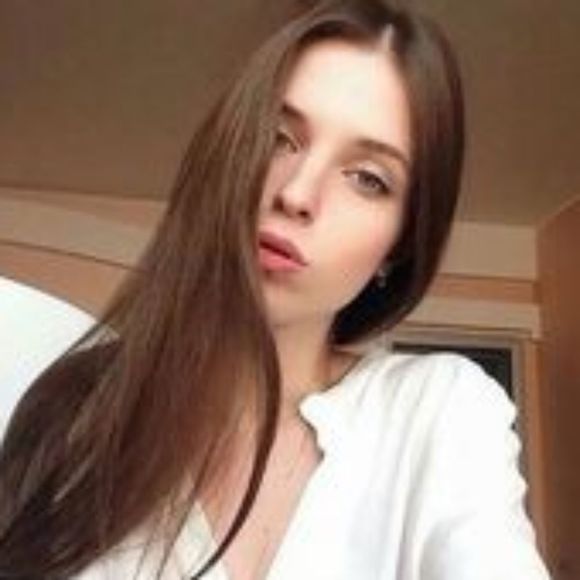 Profile Picture of Joann Versaggi (@natoshaaae) on Poshmark