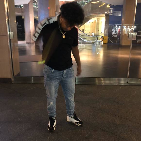 Edwin Villatoro - Poshmark Profile Picture of Edwin Villatoro (@edwin_villatoro) on Poshmark