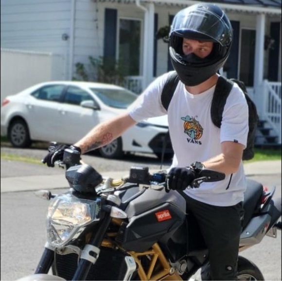 Profile Picture of Jeremy Boucher (@skate4kare) on Poshmark