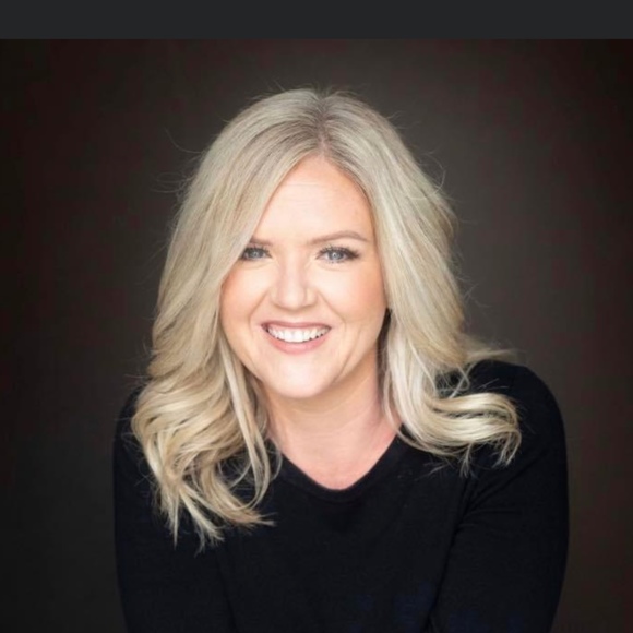 Profile Picture of Kristie Ferraccioli (@kferraccioli) on Poshmark