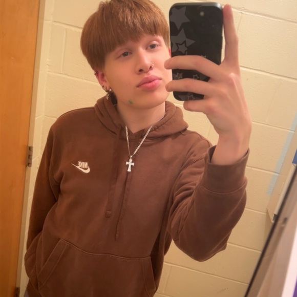 Profile Picture of Vincent Ward (@sleepyyvinny) on Poshmark