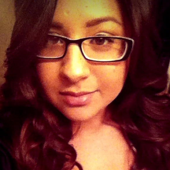 Profile Picture of Rachel Kryder (@marie128) on Poshmark