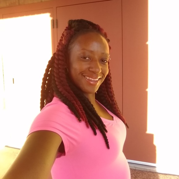 Profile Picture of Darnisha Samuels (@dsamuels77) on Poshmark