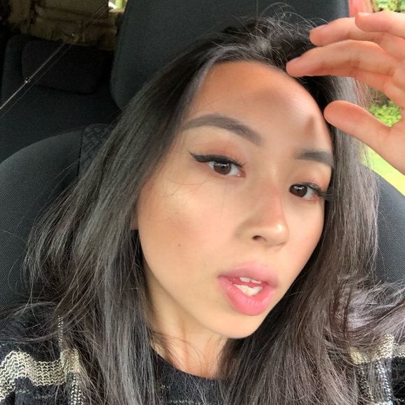 Profile Picture of Julia Xiong (@jjmlxyj) on Poshmark