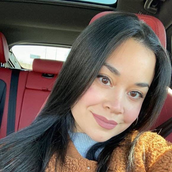 Profile Picture of Meloddy Gorrochotegui (@meloddy23) on Poshmark