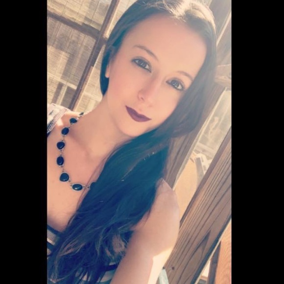 Profile Picture of Ashley Pirone (@ashleyp911) on Poshmark