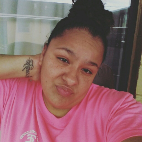 Profile Picture of Crystal Bryan (@missdboyd) on Poshmark