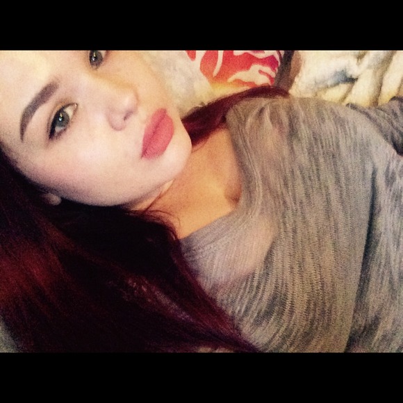 Profile Picture of Teresa Debrow (@muffintea) on Poshmark