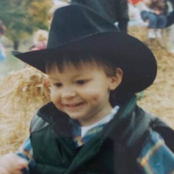 Profile Picture of Peter Gowans (@gowans92) on Poshmark