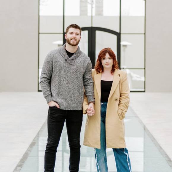 Profile Picture of Loren Cox (@lorencheyanne) on Poshmark