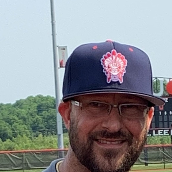 Profile Picture of Glenn Osinski (@glennosinski) on Poshmark