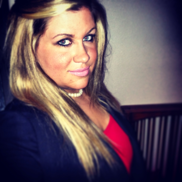 Profile Picture of Erin Lopinto (@elopinto) on Poshmark